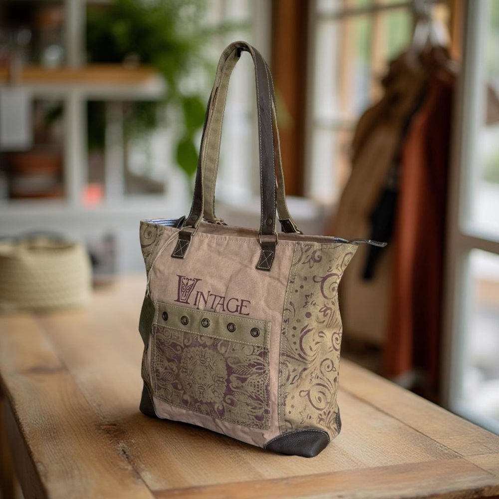 NWT Stylish Vintage Print Canvas Tote Bag - Peach Tan and Brown - Picture 2 of 9